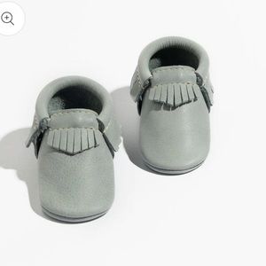 Freshly Picked Moccasins leather gray blue Neutal 1.5-2 years sz 4